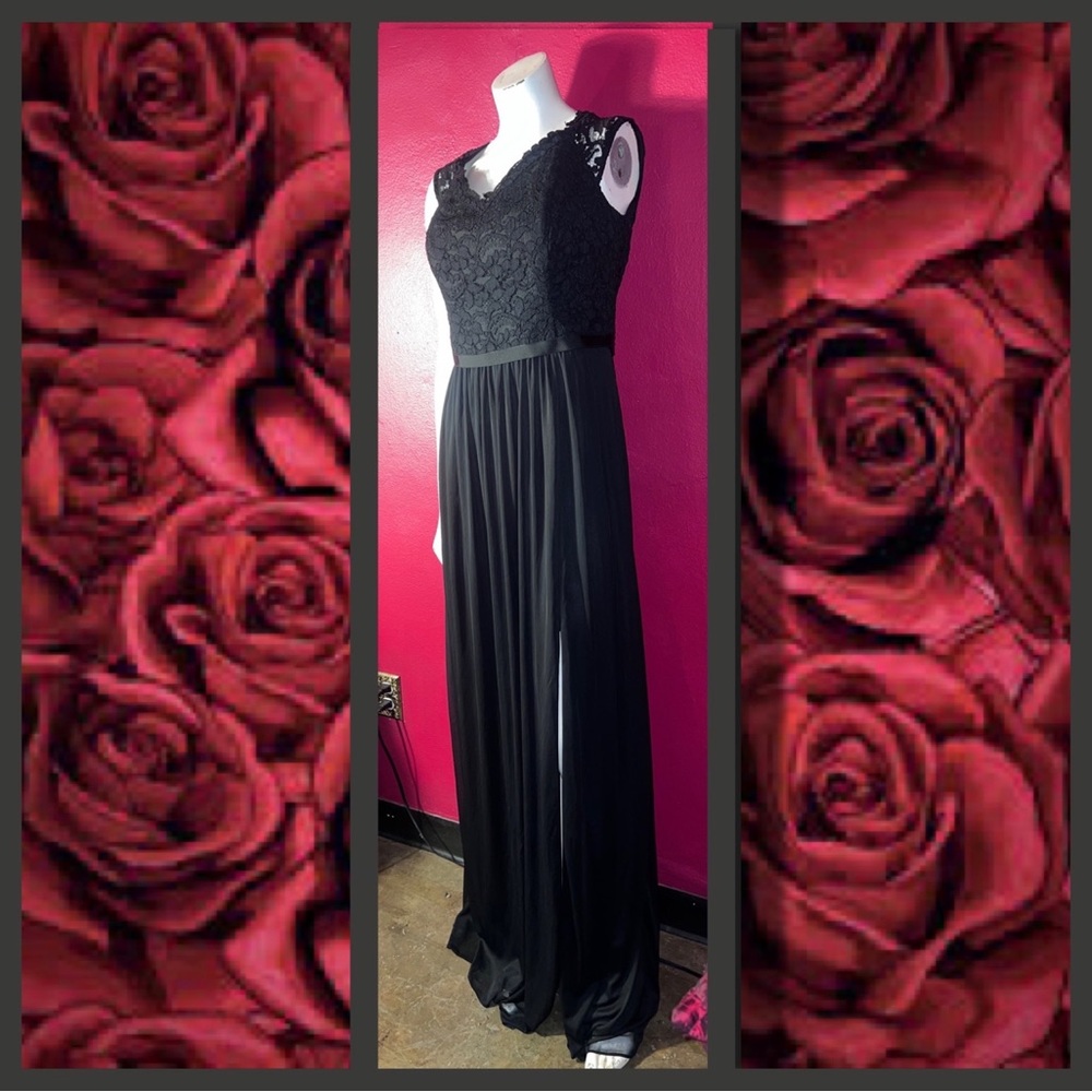 Floor length long black gothic maxi w lace bodice by David’s Bridal, size 10